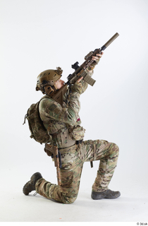 Photos Frankie Perry Army USA Recon - Poses kneeling shooting…